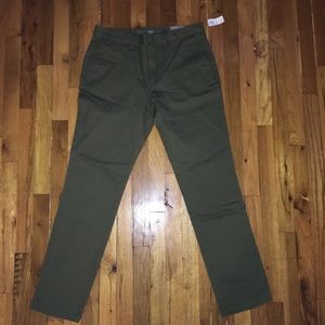 Old Navy Built-In Flex Khakis- OLIVE Sz 32x32
